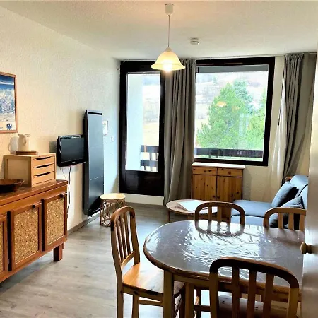Montagne Pres Des Pistes Et Commerces - 4 Couchages - Parking Prive - Fr-1-330f-90 *