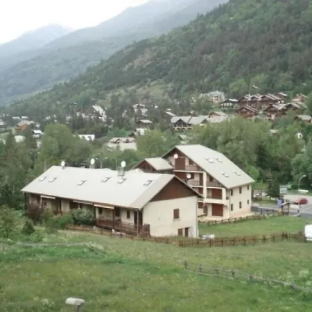 Apartment Montagne Pres Des Pistes Et Commerces - 4 Couchages - Parking Prive - Fr-1-330f-90